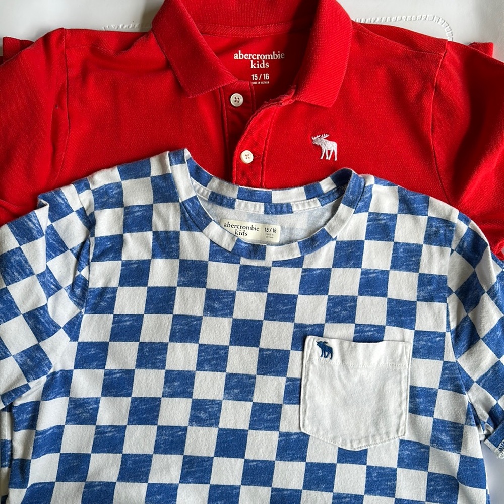 Set of shirts